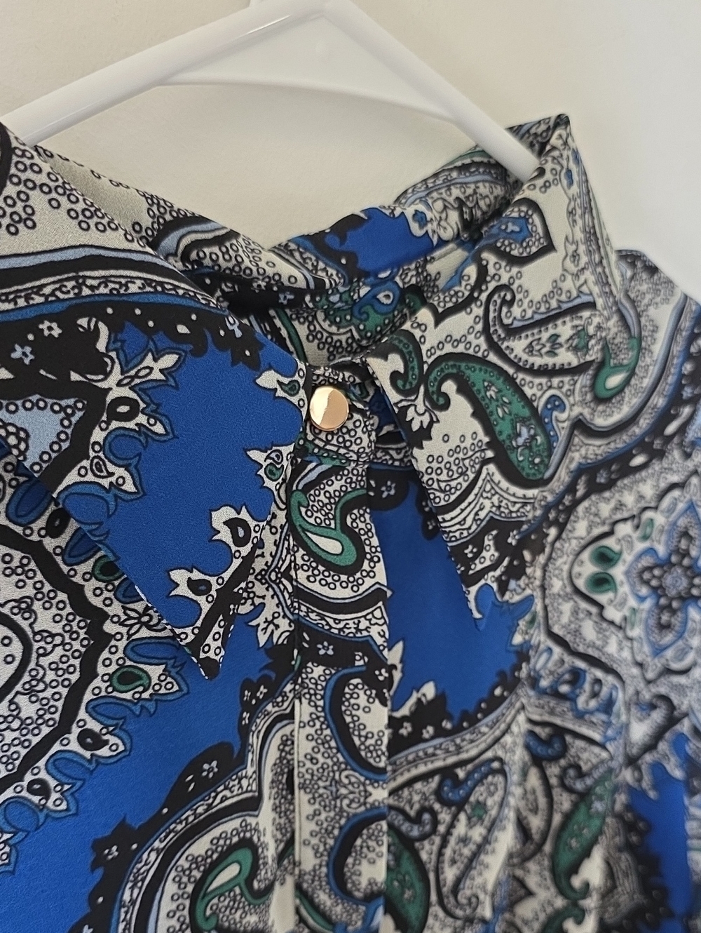 Karen Millen Tile Print Georgette Pleated Woven Shirt Dress, US 8 - Picture 3 of 10